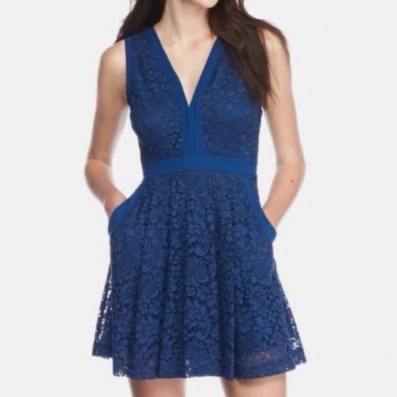 Free People Dresses & Skirts - Free People Lovely In Love Floral Lace Deep Plunge V Back Cutout Mini Dress M